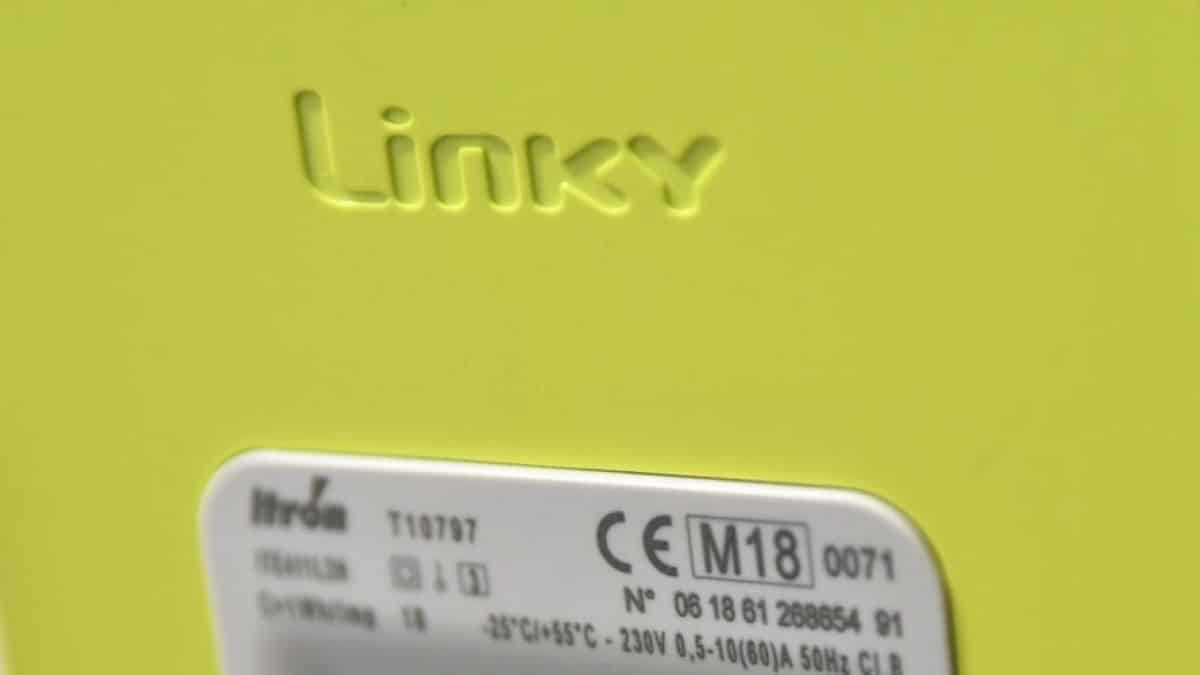 Pourquoi votre compteur Linky clignote en orange ou rouge et comment le corriger