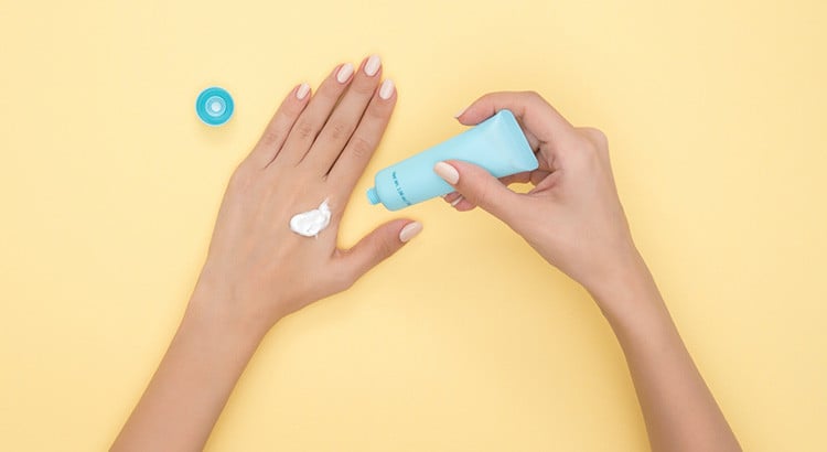 Alt="Eczéma de la main : cause, symptômes et traitement"
