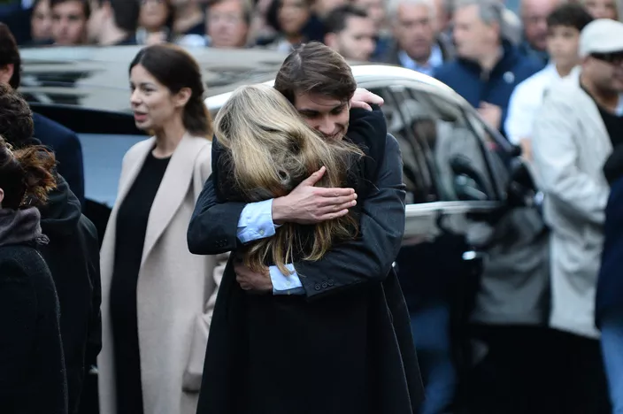 Nicolas Sarkozy soutenu par sa famille avant son incarcération
