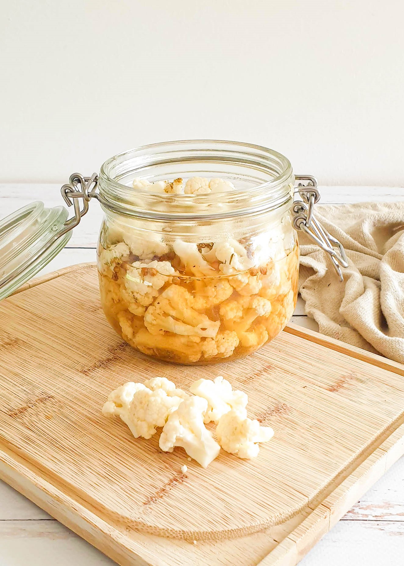 https://celebfrance.org/wp-content/uploads/2025/12/RECETTE-PICKLES-CHOU-FLEUR-VER-1.jpg