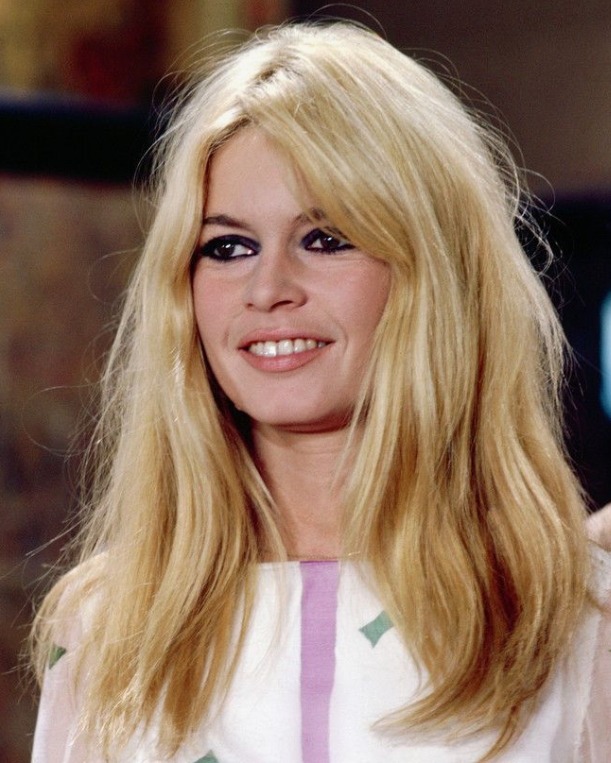Portrait de Brigitte Bardot jeune, au début de sa carrière