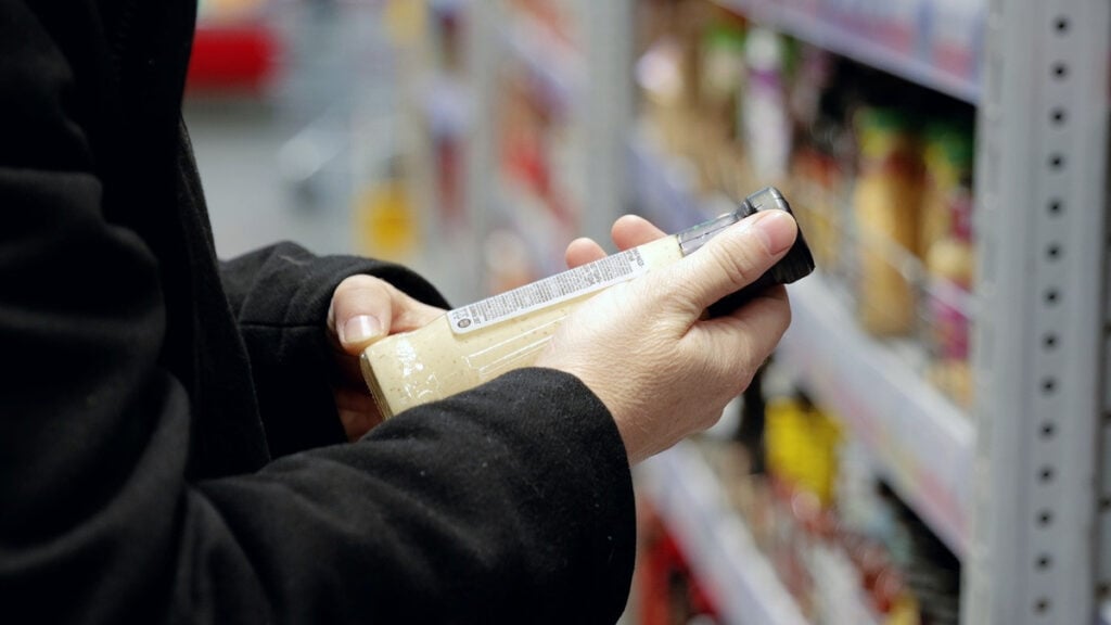 Consommateurs en supermarché