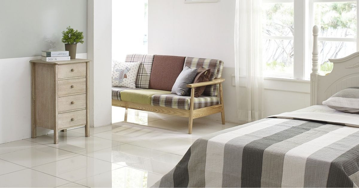 Une chambre bien rangée contre la poussière