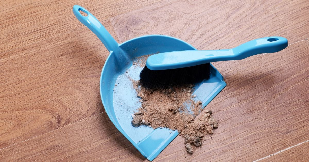 Éviter les surfaces qui retiennent la poussière