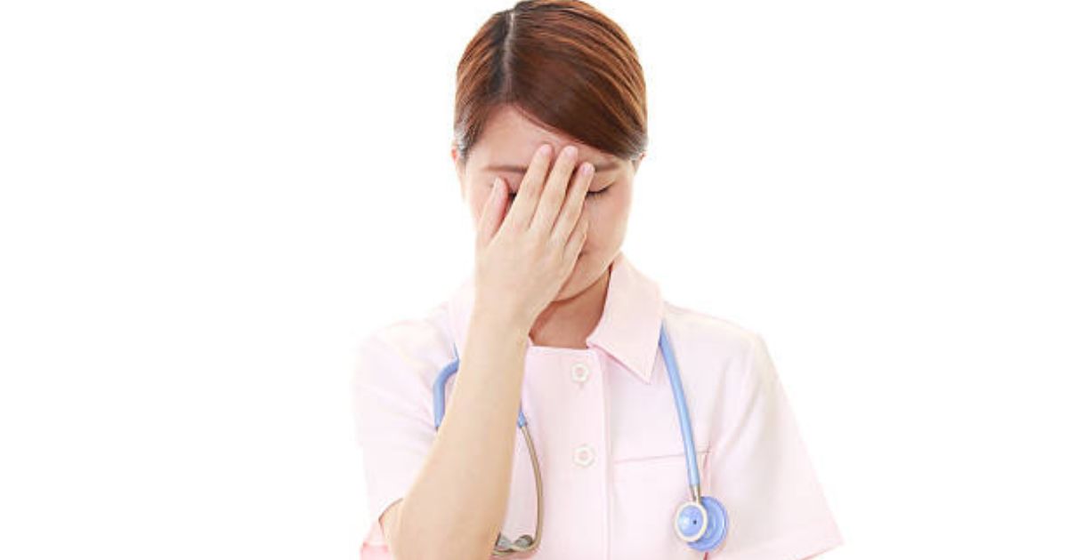 Le docteur intervient dans la chambre