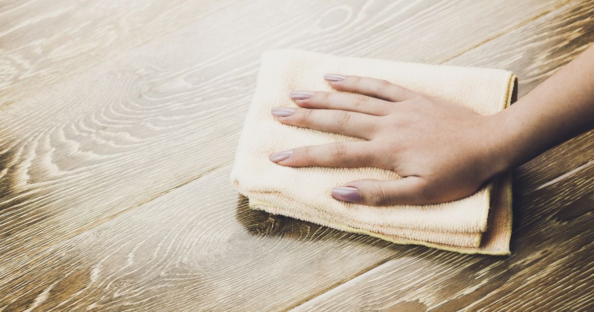 Retirer les chaussures dans la maison