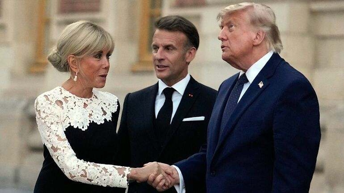 © La robe bicolore noire et blanche de Brigitte Macron pour accueillir Donald Trump