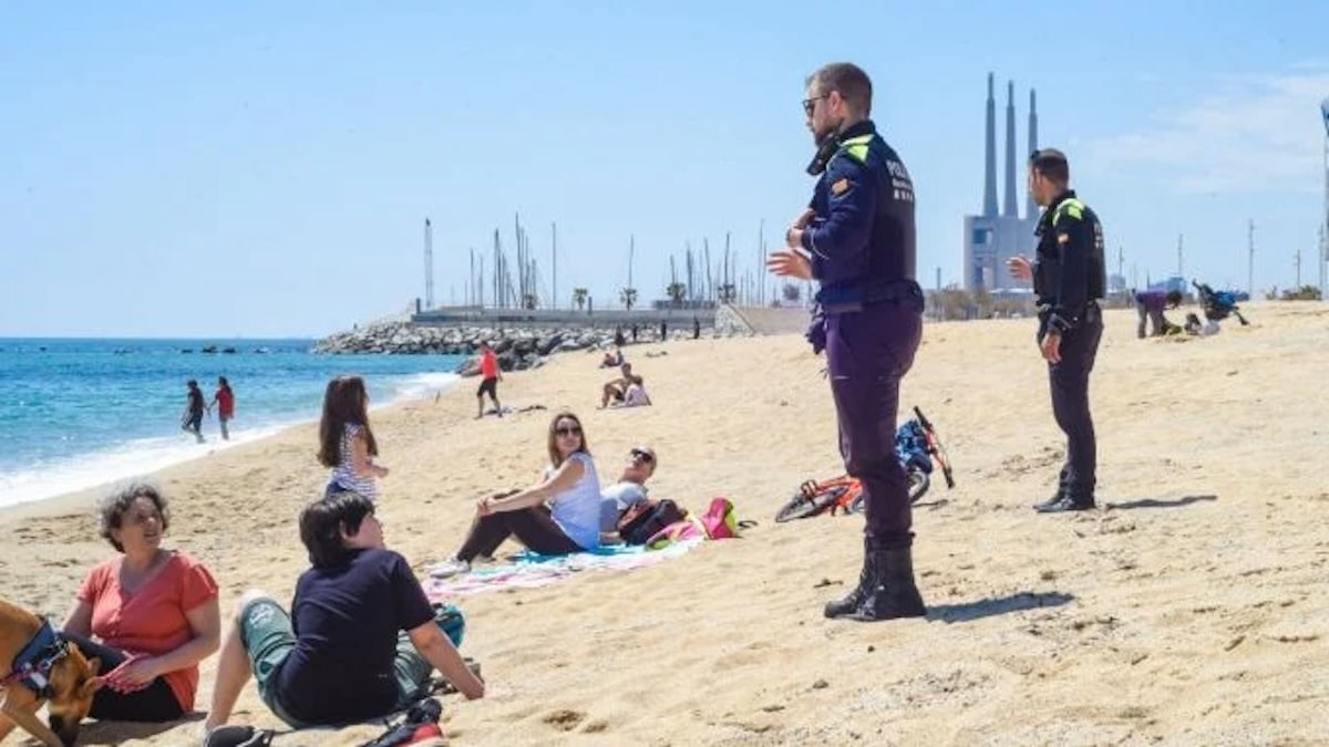 © ALLY - Une femme virée de la plage à cause de son maillot « Elle n’a pas le droit de s’habiller comme ça »
