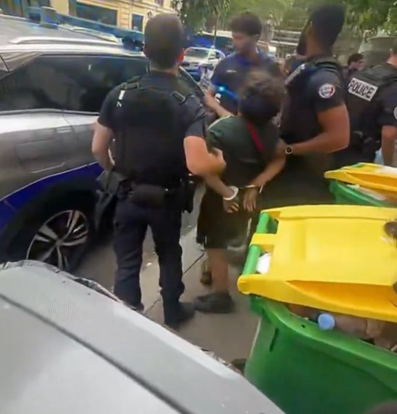 Hamza La Douane s'emporte contre un policier : « T'as pas le droit de me toucher ! », des images qui interpellent
